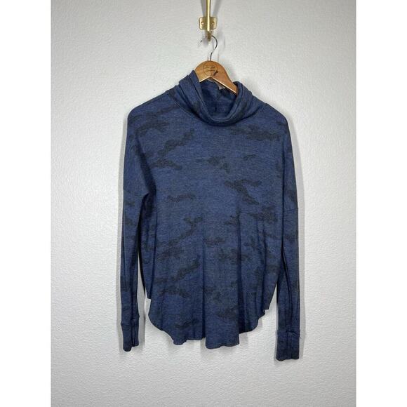 Michael Stars Blue Camo Thermal Top Small Long Sleeves Cowl Neck Evereve - Picture 1 of 5